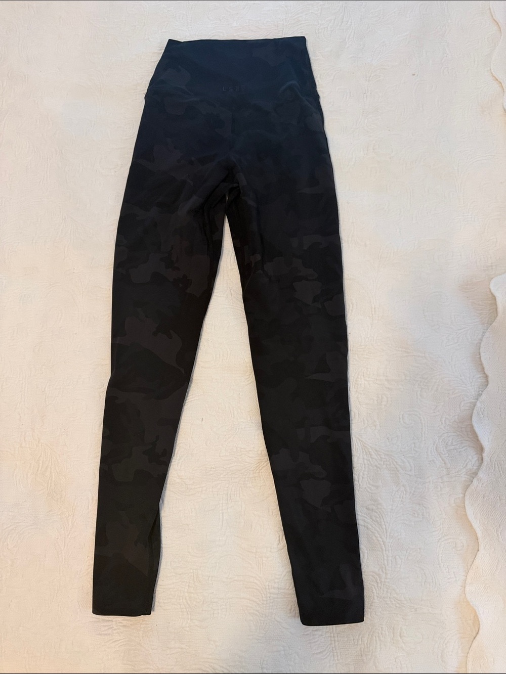 LSKD camo leggings XS like new